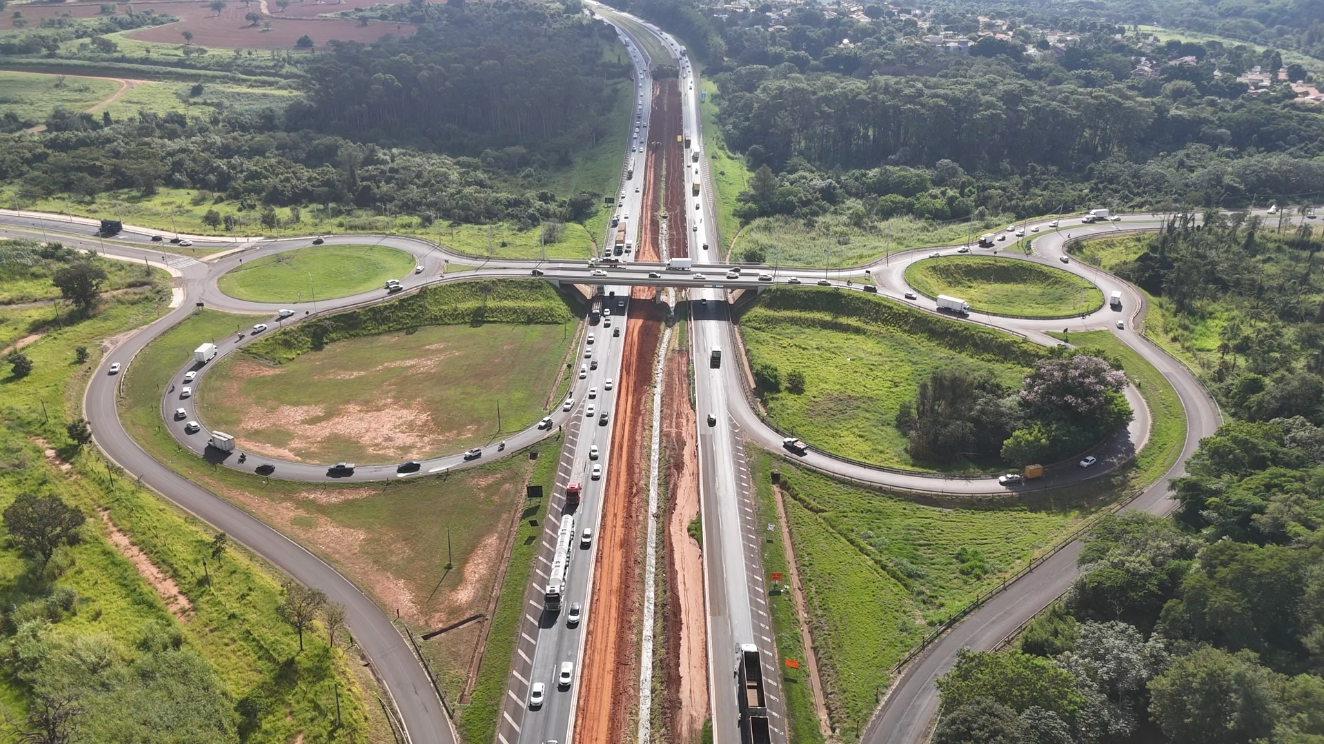 OBRA ICCR ECOVIAS SP-310 KM 436 A 444 - Foto 1